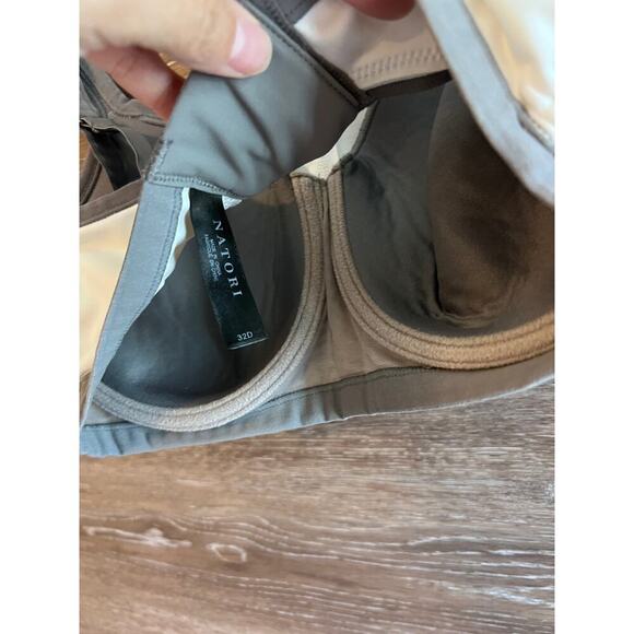 Natori Sports Bra White size 32D Adjustable Straps Under wire - Picture 6 of 9